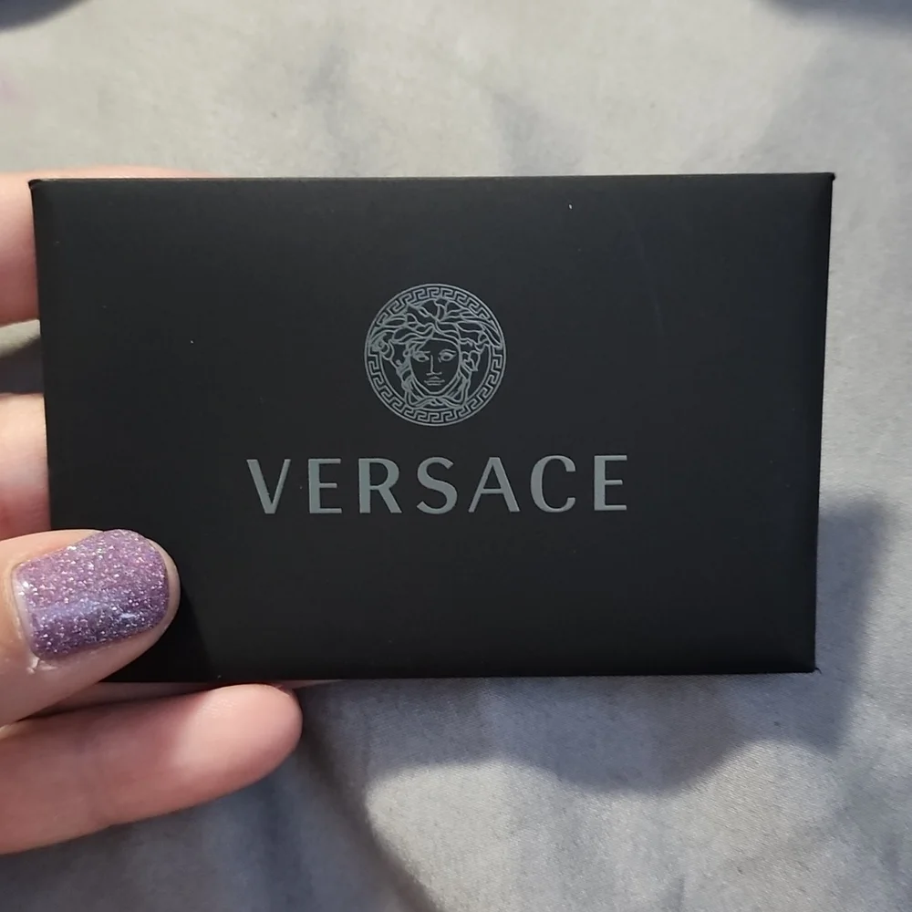 NWT AUTHENTIC VERSACE MEDUSA NECKLACE - Picture 4 of 16